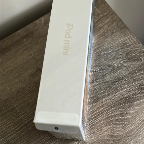 Apple Gray iPad Mini Tablet - Picture 3 of 4